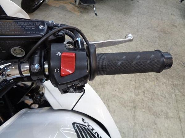 ホンダ CB400スーパーボルドール とても状態のいい車両です!ABS装着モデル!ETCが付いてお買い得です!希少なホワイト! 9