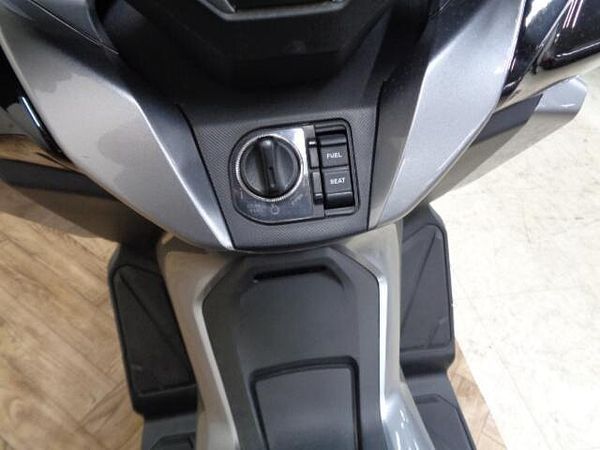 ホンダ フォルツァ 走行少ないフォルツアが入荷しました!当店人気車両です!カスタムもご相談ください!お早めに! 9