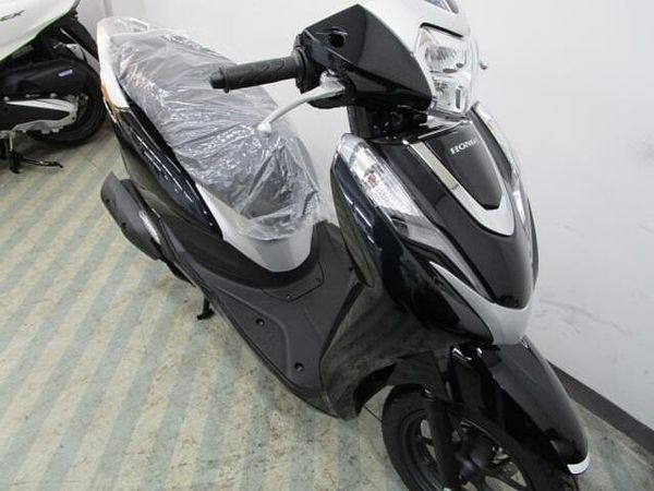 ホンダ リード125 各色展示中!足元フラットで人気のリード125!スマートキーになって益々便利です!下取り歓迎 8
