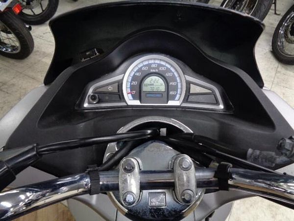 ホンダ PCX150 大切に乗られていたワンオーナー車!ETCが付いてお買い得です!お早めに!下取も大歓迎です! 7
