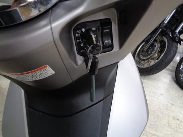 ホンダ PCX150 大切に乗られていたワンオーナー車!ETCが付いてお買い得です!お早めに!下取も大歓迎です! 10