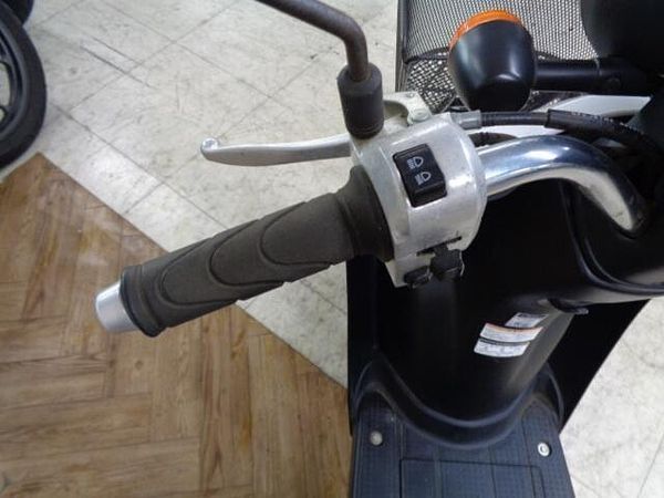 ホンダ トゥデイ 走行少ない上質車が入荷しました!通勤・通学に大活躍間違いなし!夜でも安心ホワイトです! 9
