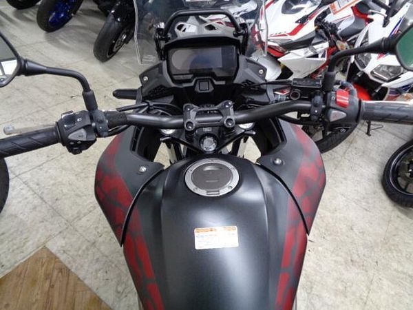 ホンダ 400X 走行少ない綺麗な上質車が入荷しました!希少なバイクですのでお探しの方はお早めに! 7