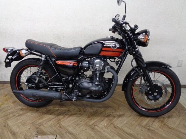 カワサキ W800 大切に乗られていたワンオーナー車!各部綺麗な上質車です!希少な特別仕様車ですよ!お早めに! 4