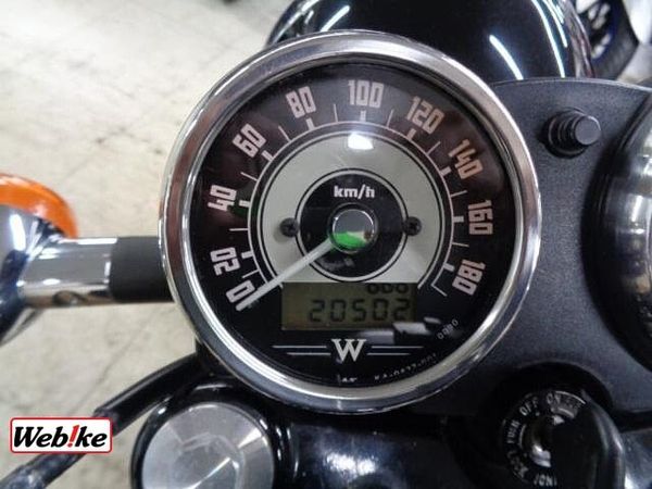 カワサキ W800 大切に乗られていたワンオーナー車!各部綺麗な上質車です!希少な特別仕様車ですよ!お早めに! 6