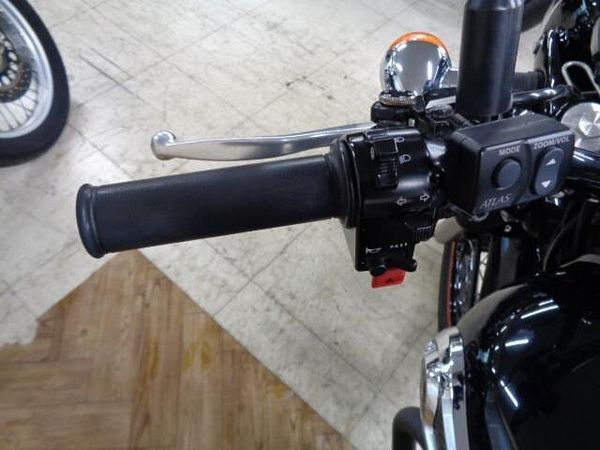 カワサキ W800 大切に乗られていたワンオーナー車!各部綺麗な上質車です!希少な特別仕様車ですよ!お早めに! 9