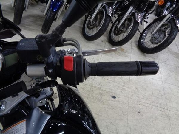 スズキ GSR250 250ccとは思えない大きな車格が人気のGSR250!お買い得プライスで大放出です! 7