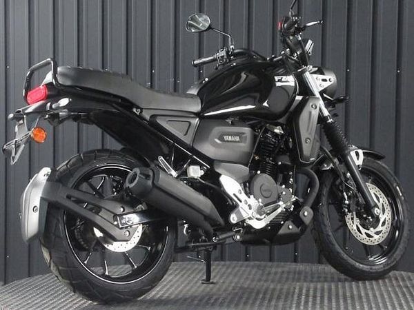 ヤマハ FZ-X ChopsWEBショップにて純正部品やカスタムパーツも販売中 4