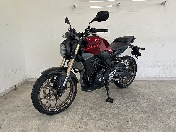 ホンダ CB250R CB250R 2019年モデル USB1ポート装備 4