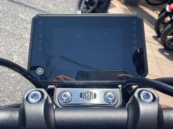 ヤマハ XSR900 8