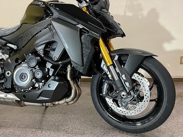 スズキ GSX-S1000 店頭現車無し、要取り寄せ車両。 6