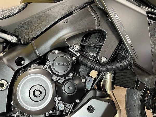 スズキ GSX-S1000 店頭現車無し、要取り寄せ車両。 9