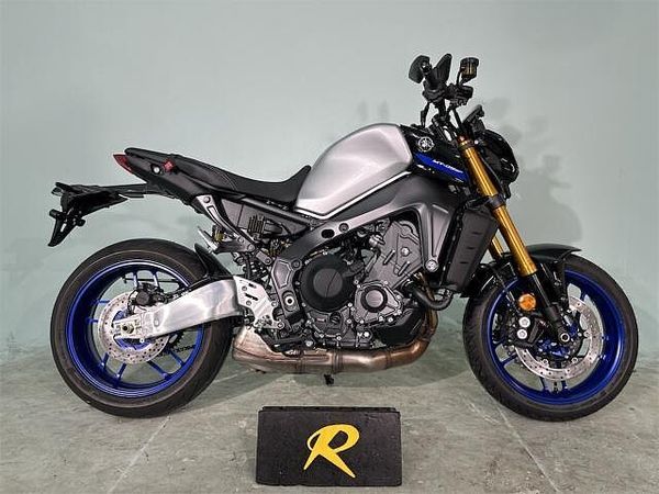 ヤマハ MT-09 1