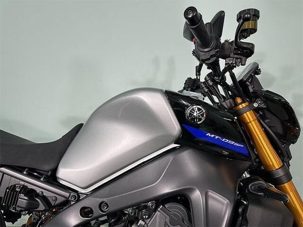 ヤマハ MT-09 3