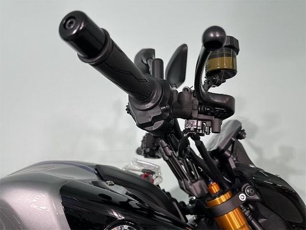 ヤマハ MT-09 4