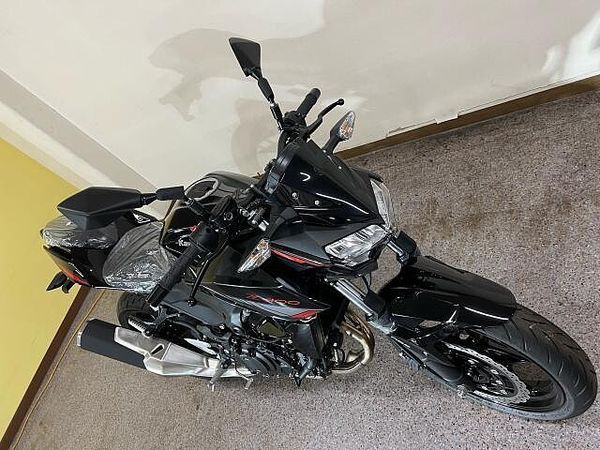カワサキ Z400 店頭現車無し、要取り寄せ車両。 3