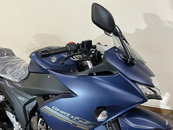 スズキ ジクサー SF250 5