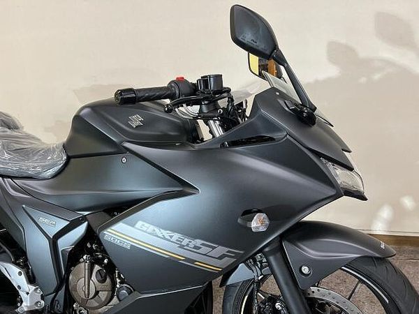 スズキ ジクサー SF250 6