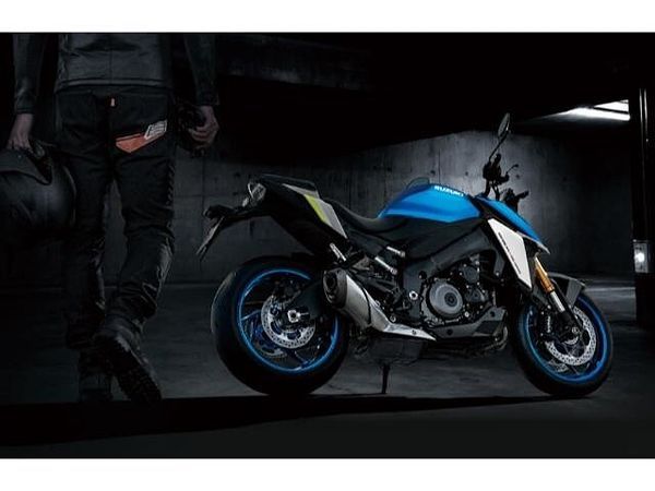 スズキ GSX-S1000 店頭現車無し、要取り寄せ車両。メーカー小売希望価格¥1,430,000‐ 2