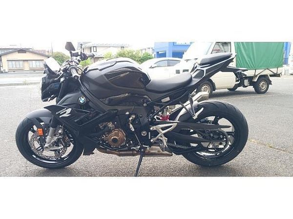 BMW S1000R 4