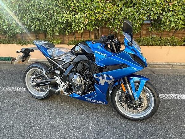 スズキ GSX-8R 今年の新機種で話題のGSX-8Rの入荷です!
