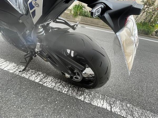 スズキ GSX-S1000 最新のGSX-S1000の入荷!メーターがカラー液晶にグレードアップしました!速いです! 10