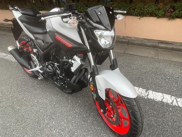 ヤマハ MT-25 走行少ないMT-25の入荷です!!中型入門の方でも安心してお乗りいただける車両です! 4