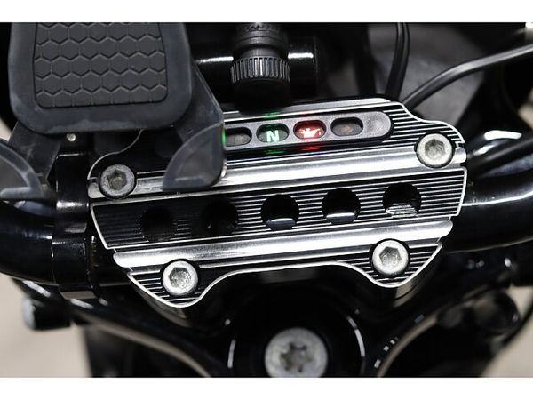 ハーレーダビッドソン XL883N SPORTSTER IRON 2