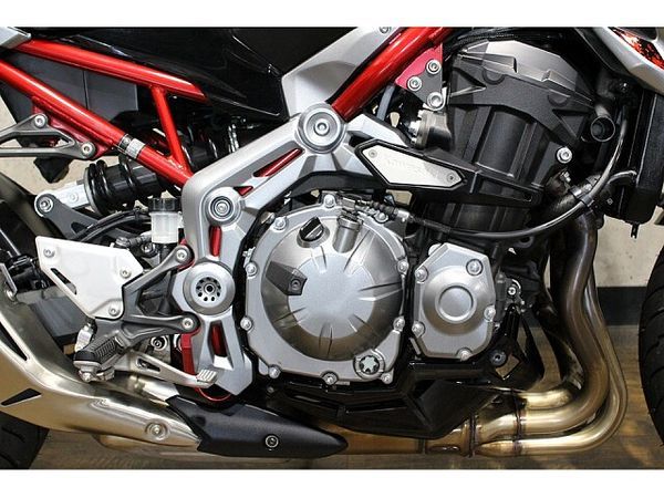 カワサキ Z900 メールでお問合せの際は、ronajapan@gmail.com までお気軽にどうぞ! 5