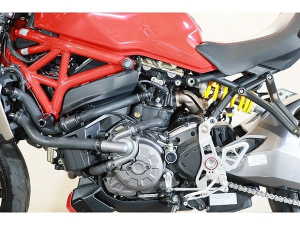 ドゥカティ MONSTER 1200S 9