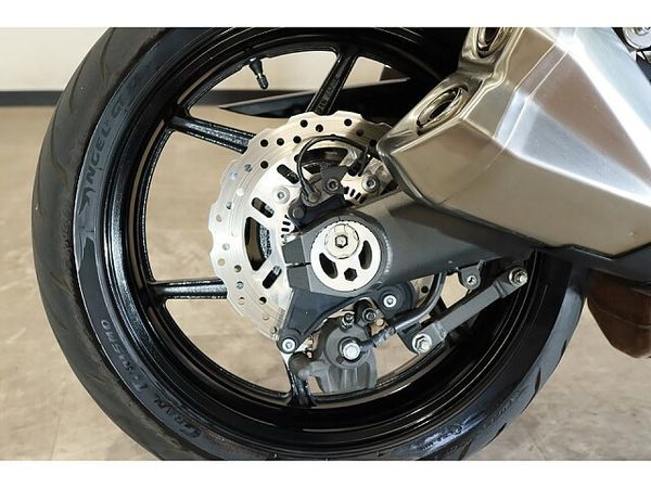 カワサキ ニンジャ 1000 (Z1000SX) メールでお問合せの際は、ronajapan@gmail.com までお気軽にどうぞ! 5