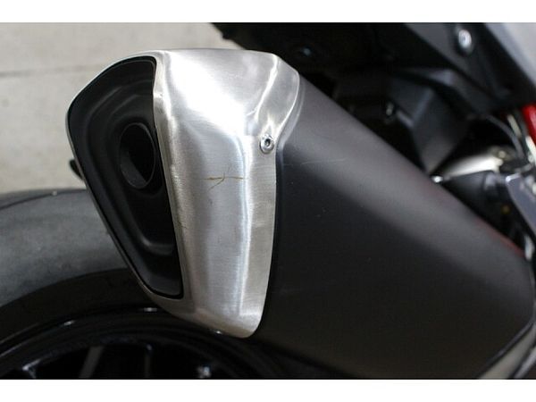 ドゥカティ HYPERMOTARD821 メールでお問合せの際は、ronajapan@gmail.com までお気軽にどうぞ! 9