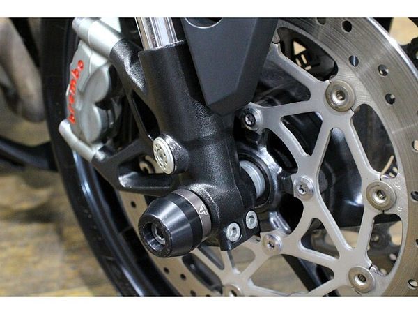 トライアンフ STREET TRIPLE RS メールでお問合せの際は、ronajapan@gmail.com までお気軽にどうぞ! 3
