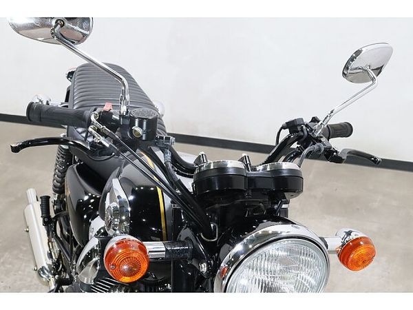 カワサキ W800 メールでお問い合わせの際は、ronajapan.shiki@gmail.com まで! 2