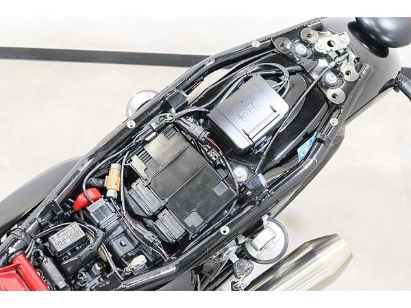 トライアンフ STREET TWIN メールでお問い合わせの際は、ronajapan.shiki@gmail.com まで! 7