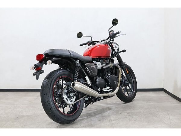 トライアンフ STREET TWIN メールでお問い合わせの際は、ronajapan.shiki@gmail.com まで! 10