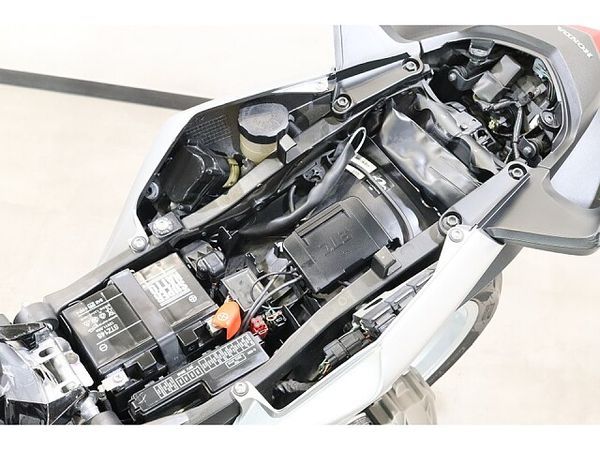 ホンダ VFR1200F デュアルクラッチトランスミッション メールでお問い合わせの際は、ronajapan.shiki@gmail.com まで! 6