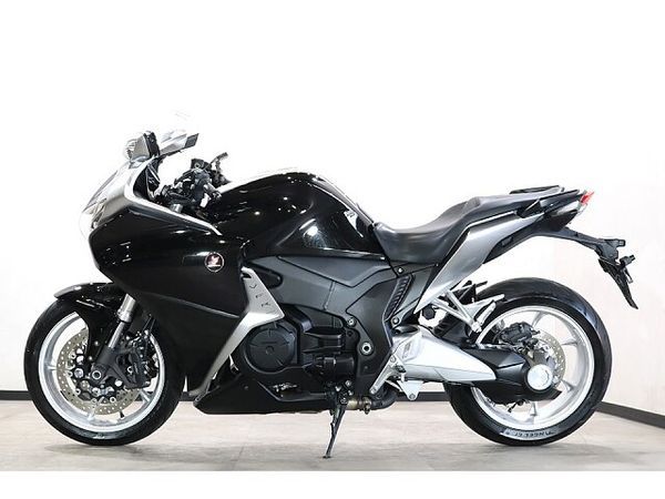 ホンダ VFR1200F デュアルクラッチトランスミッション メールでお問い合わせの際は、ronajapan.shiki@gmail.com まで! 9