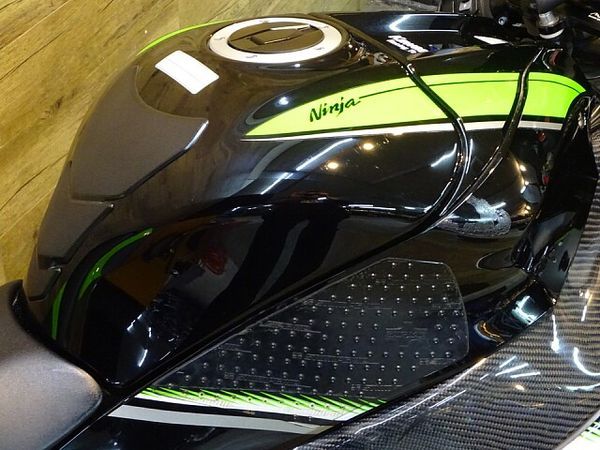 カワサキ ZX-10R 7