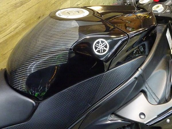 ヤマハ YZF-R1 7