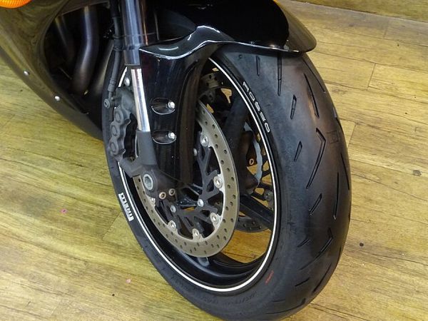 ヤマハ YZF-R1 8