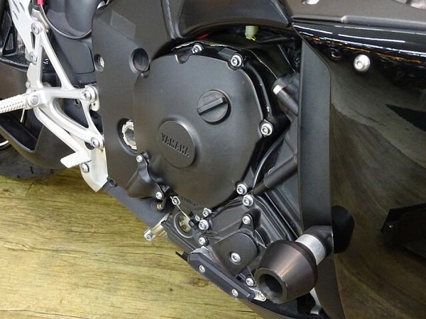 ヤマハ YZF-R1 9