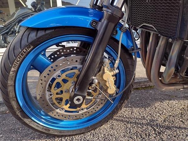 カワサキ ZRX1200S まずはお気軽にお問い合わせください! 7
