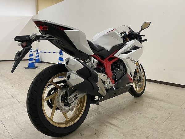 ホンダ CBR250RR (MC51) 【マル得】CBR250RR 2020年モデル マルチバー/スマホホルダー/USB装備 8