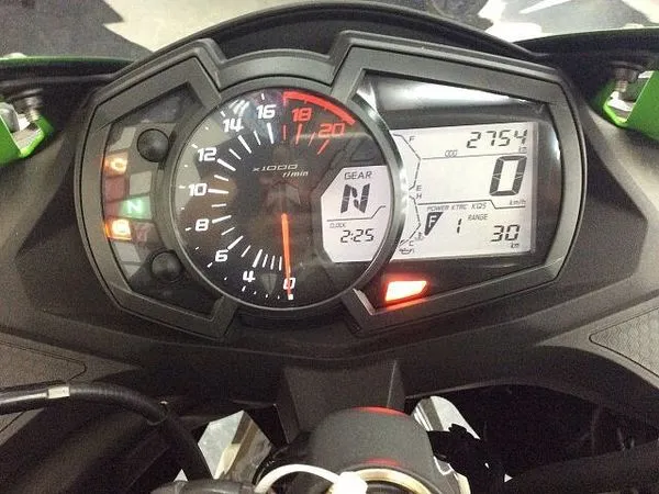 カワサキ ZX-25R Ninja ZX-25R SE【フルカウル4気筒・クイックシフター・走行5,000?未満】 10