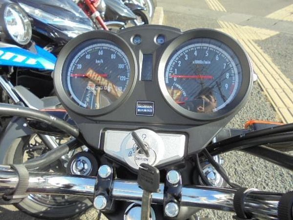 ホンダ CBF125 リアキャリア標準装備 4