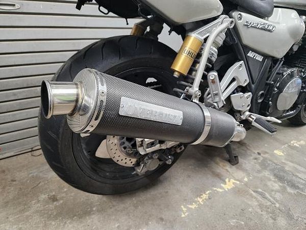 ヤマハ XJR1200 これぞオートバイ!という風格漂う空冷ビッグネイキッド! 3
