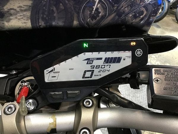 ヤマハ MT-09 【マル得車輛】MT-09 サイドバッグサポート エンジンガード 赤キー有り!! 3