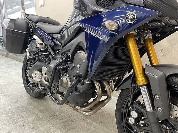 ヤマハ MT-09 トレーサー トレイサー900 エンジンガード GIVI製サイドパニア装備 9