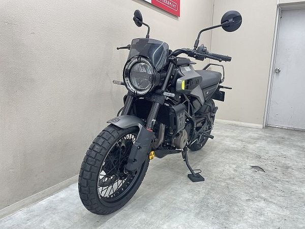 ハスクバーナ SVARTPILEN 401 スヴァルトピレン401 2024年現行モデル ワンオーナー ライトガード装備 5